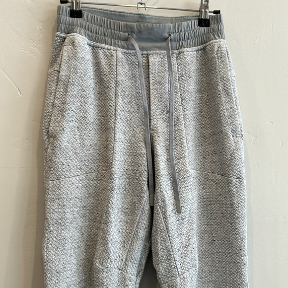 Lululemon At Ease Jogger - Picture 3 of 16